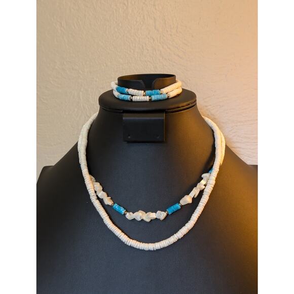 Vintage Lot of Puka Two Necklaces & Two Bracelets - Picture 8 of 8